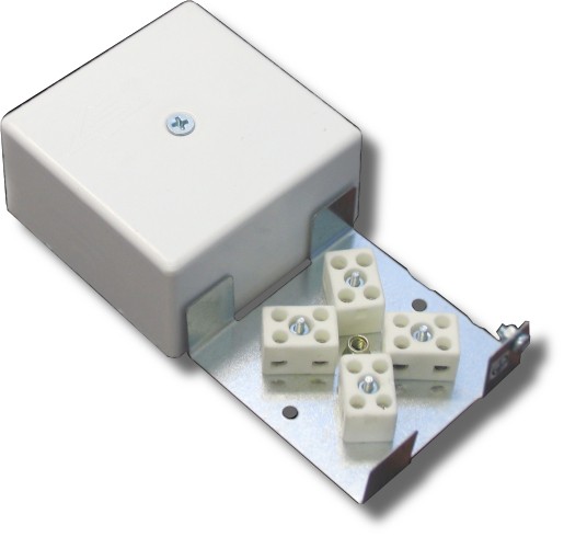 КМ-О(8к) IP41 Коробка монтажная керамическая огнестойкая (4 колодки 2*3кв.мм) 72*72*36мм